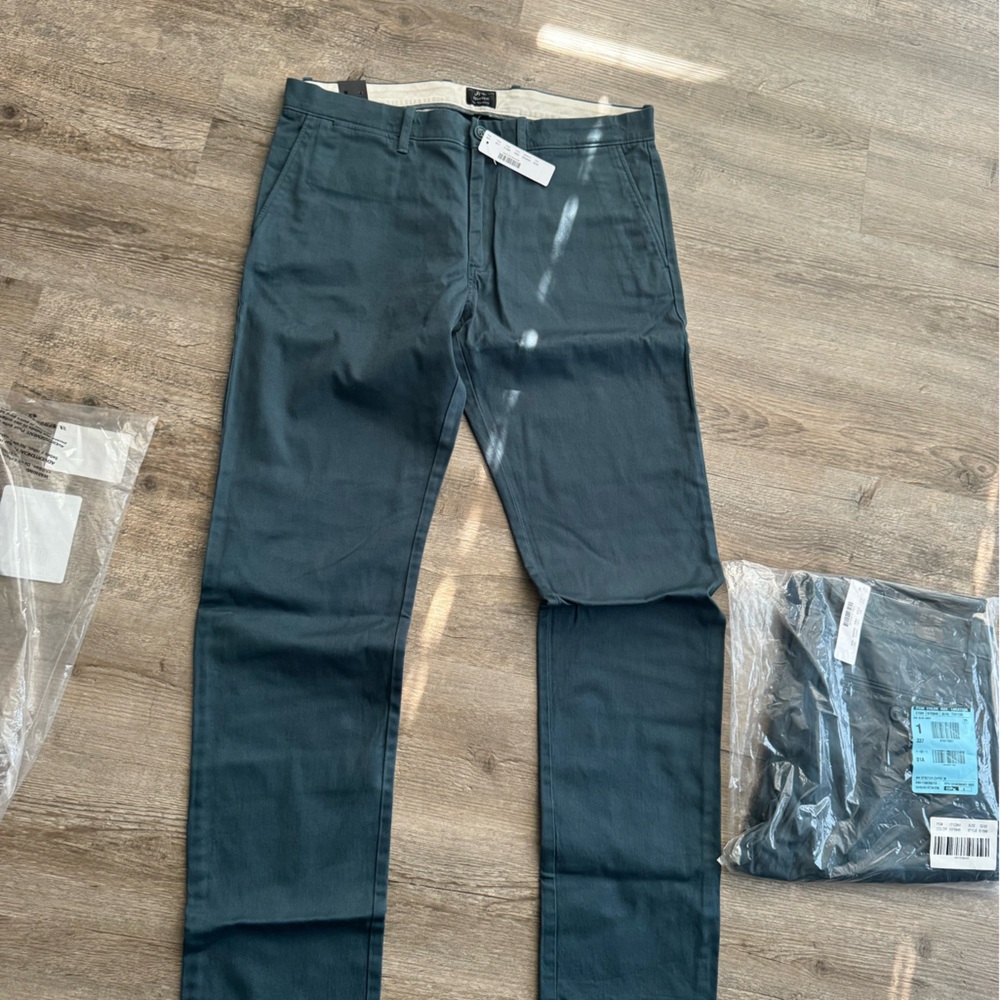 JCrew Men’s slim stretch - NWT pants size 32 X 32